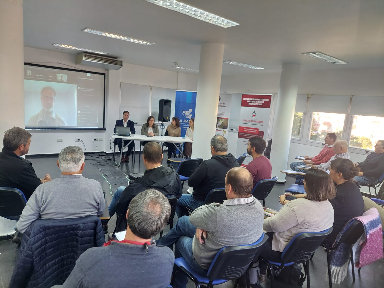 La gira federal de los estudios de Caracterización de Regiones Vitivinícolas empezó en La Pampa con presentación para productores y bodegas locales